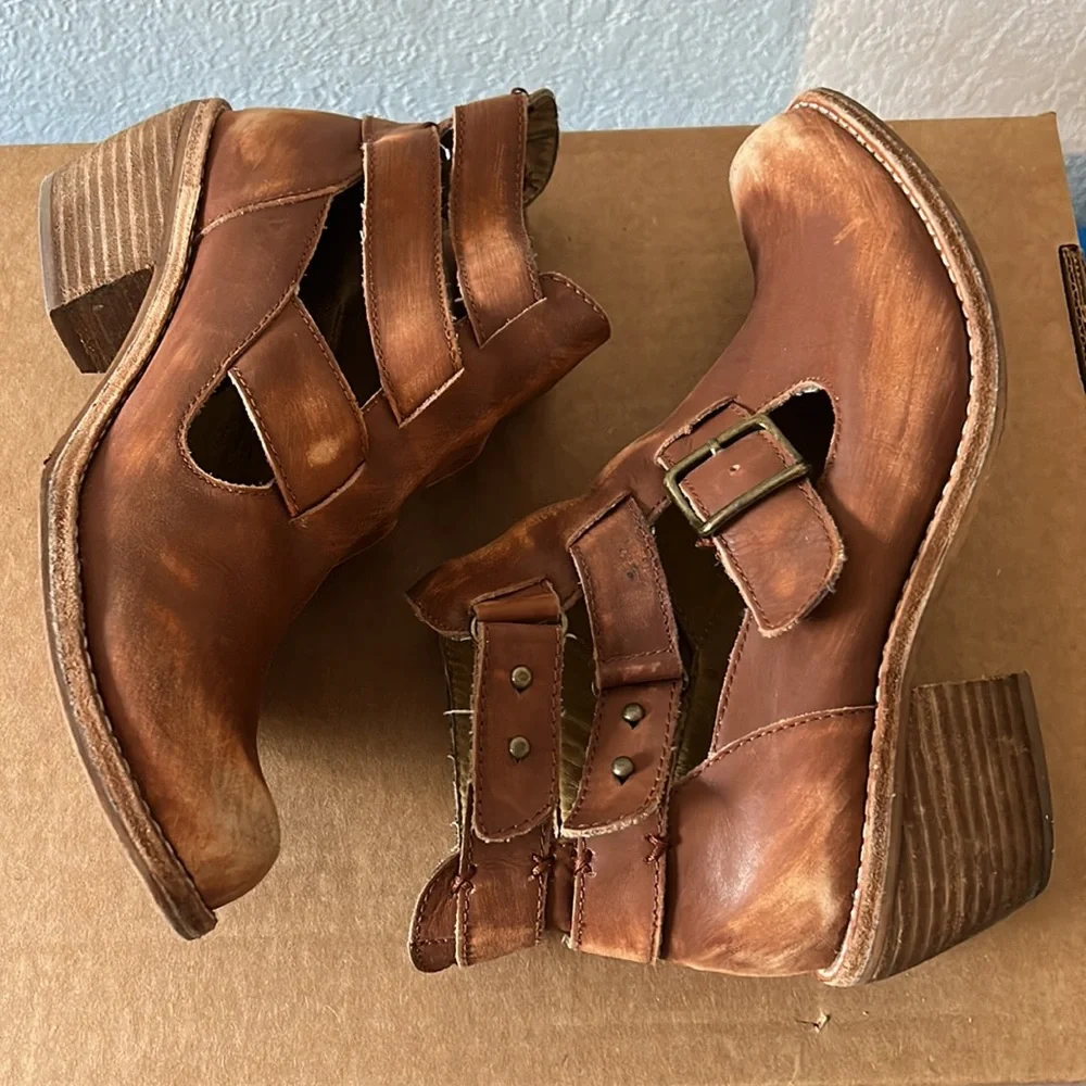 Latigo distressed Potion Anthropologie leather strapped bootie size 7.5 - Picture 7 of 11